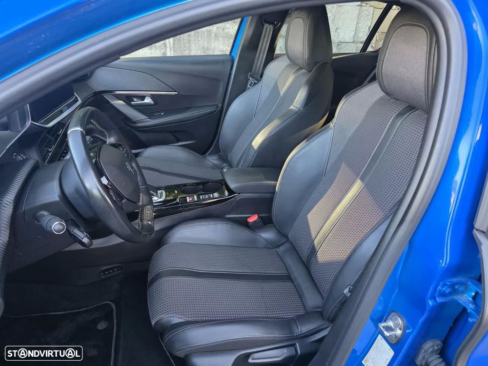 Peugeot e-208 - 27