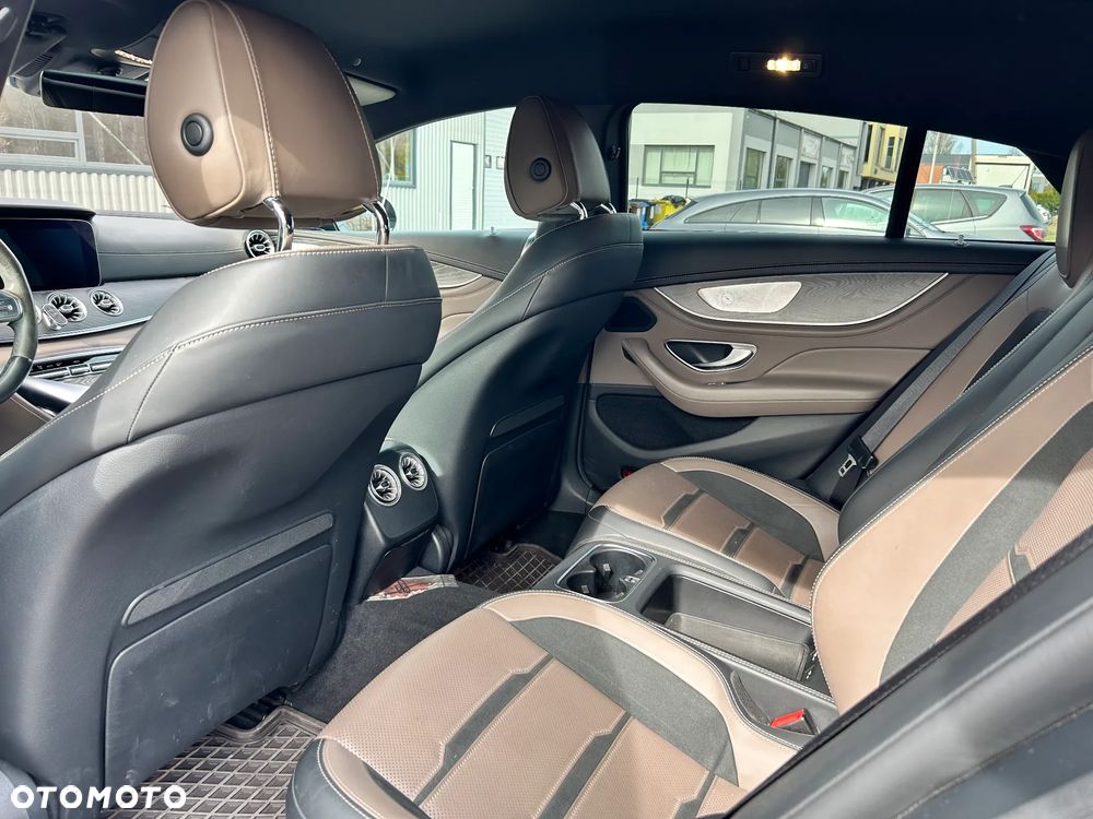 Mercedes-Benz AMG GT 43 4-Matic+ - 12