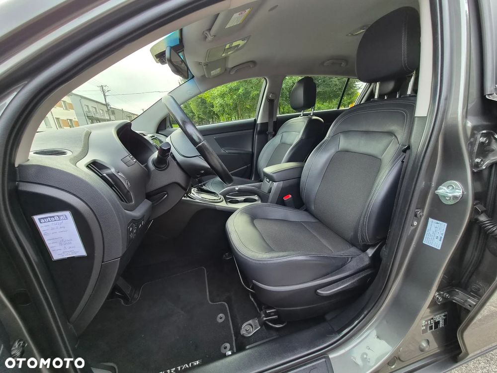 Kia Sportage 2.0 L - 23