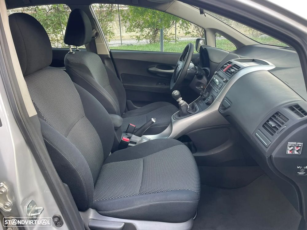 Toyota Auris 1.4 VVT-i AC - 15