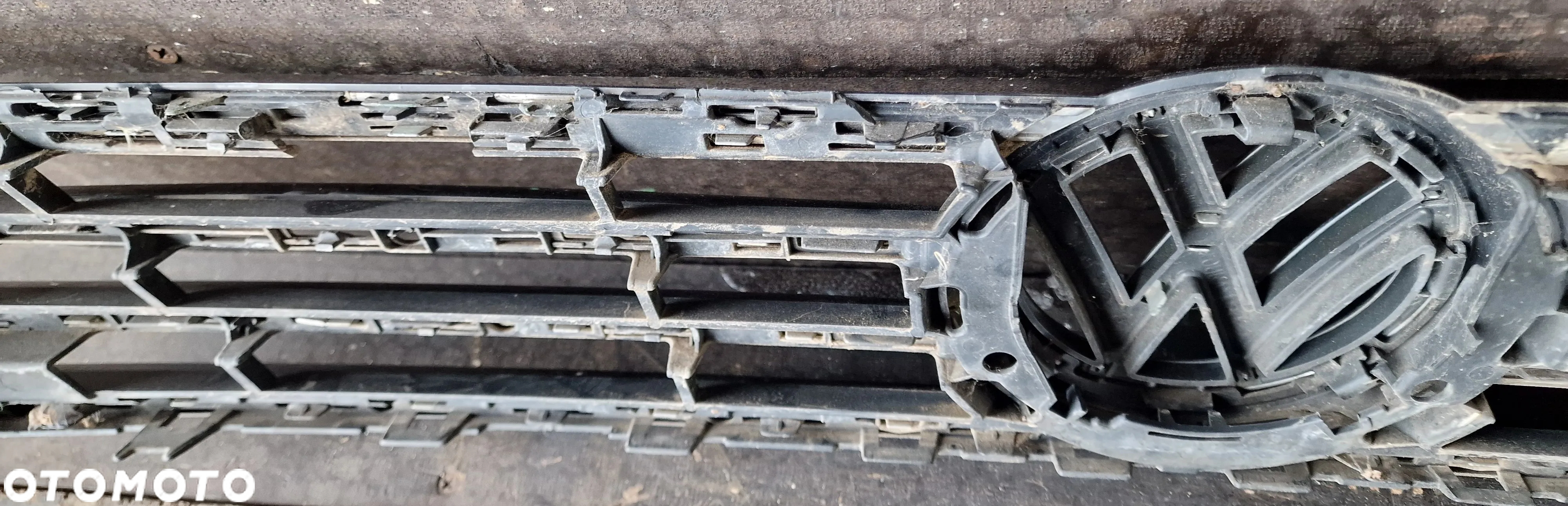 GRILL ATRAPA CHŁODNICY VW PASSAT B7 - 9