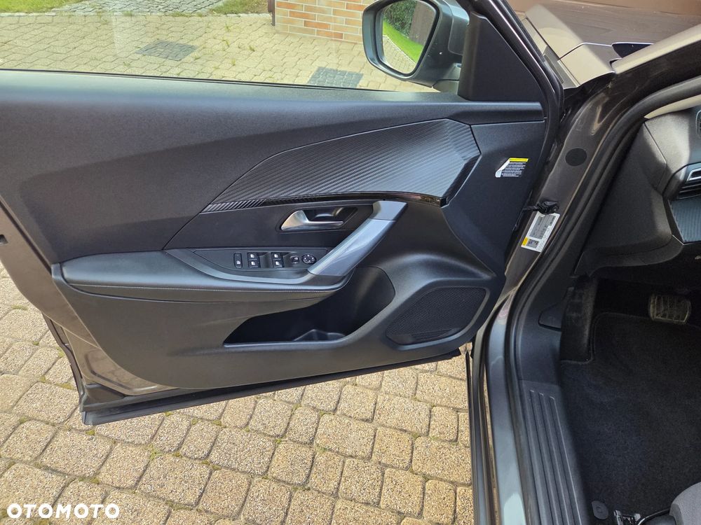 Peugeot 2008 1.5 BlueHDi Allure S&S EAT8 - 19