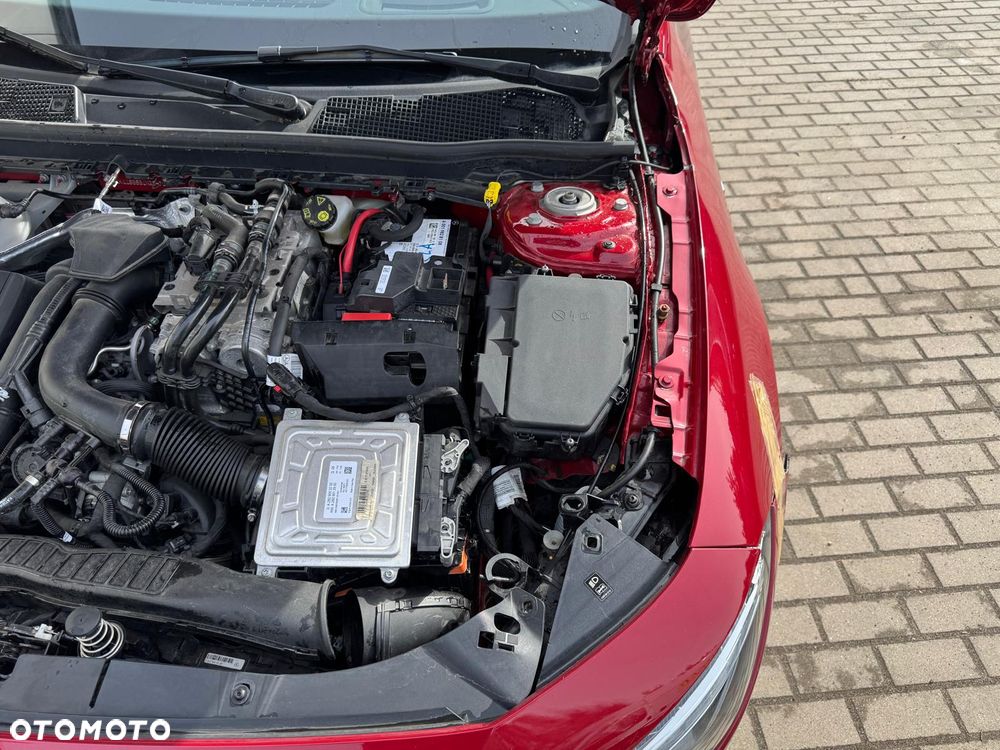 Mercedes-Benz CLA 250 e 8G-DCT Special Edition - 13