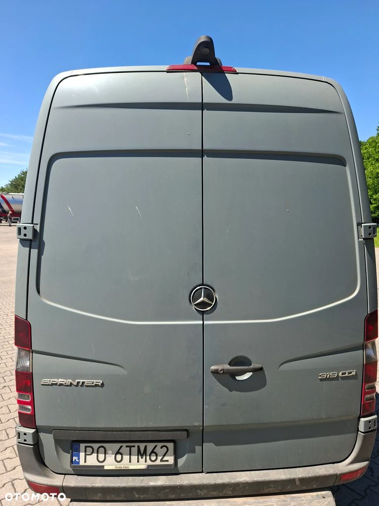 Mercedes-Benz Sprinter - 11