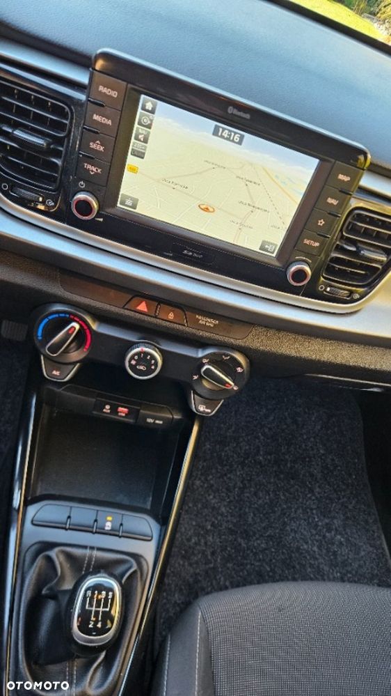 Kia Rio - 23