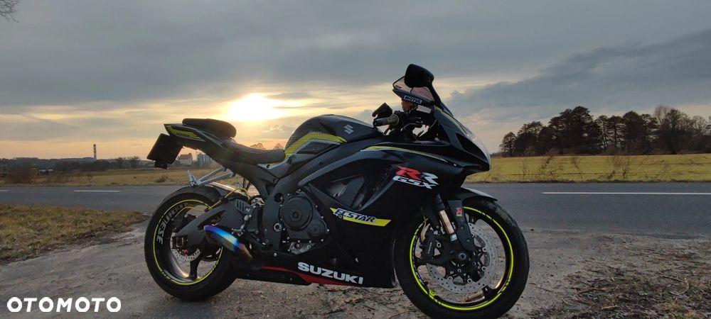 Suzuki GSX-R - 1
