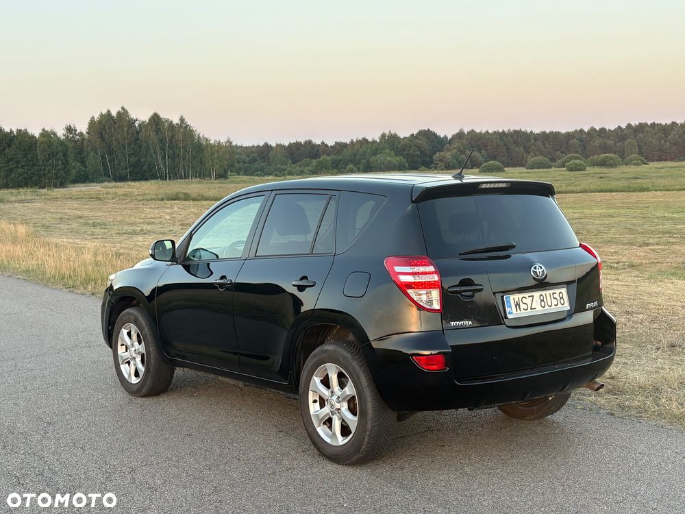 Toyota RAV4 2.0 VVT-i 2010 - 13