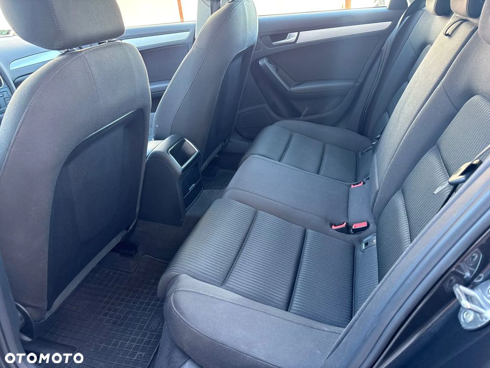 Audi A4 Limousine - 16