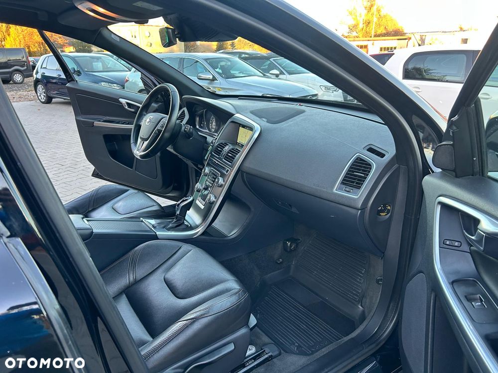Volvo XC 60 D4 Geartronic Momentum - 28
