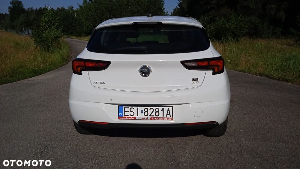 Opel Astra 1.6 D (CDTI) Start/Stop Dynamic - 9