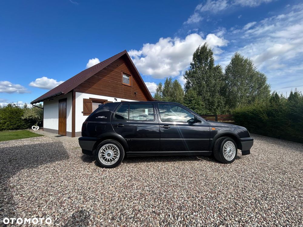 Volkswagen Golf 1.8 GT Special - 5