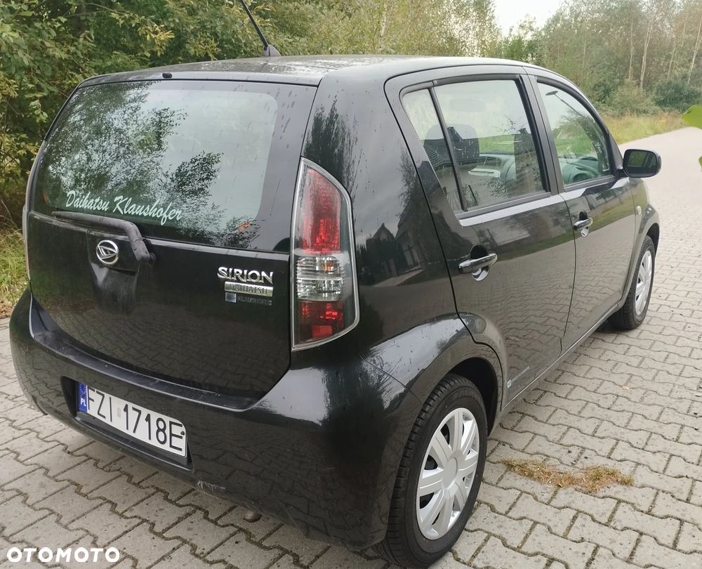 Daihatsu Sirion - 4