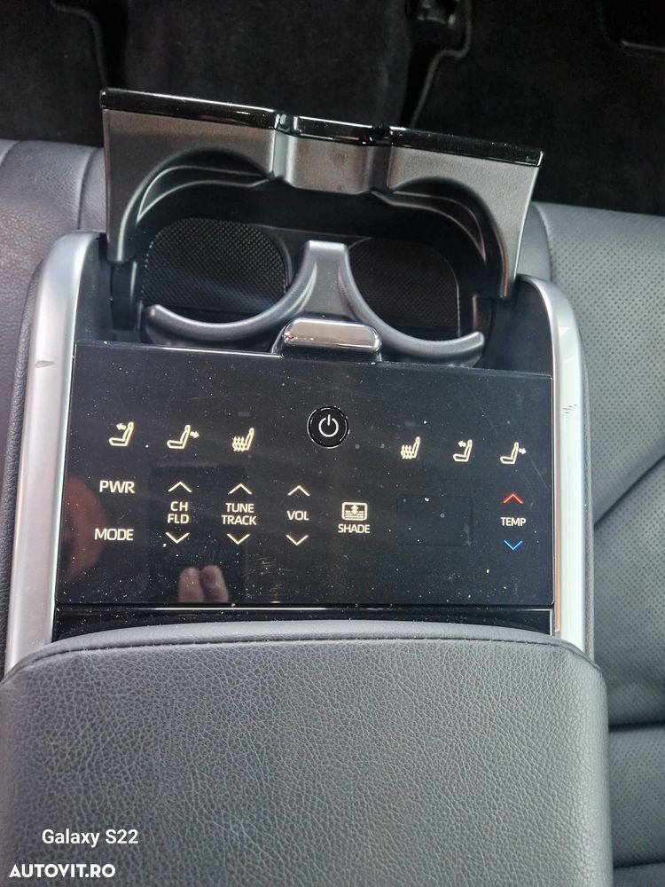 Toyota Camry 2.5 Exclusive - 23