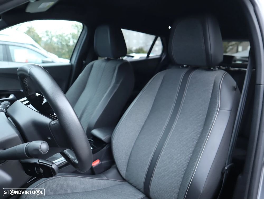 Peugeot 2008 1.2 PureTech Allure - 26