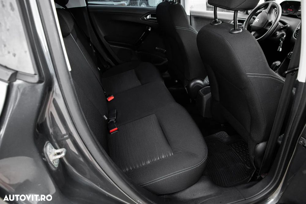 Peugeot 208 1.0 L PureTech Active - 20