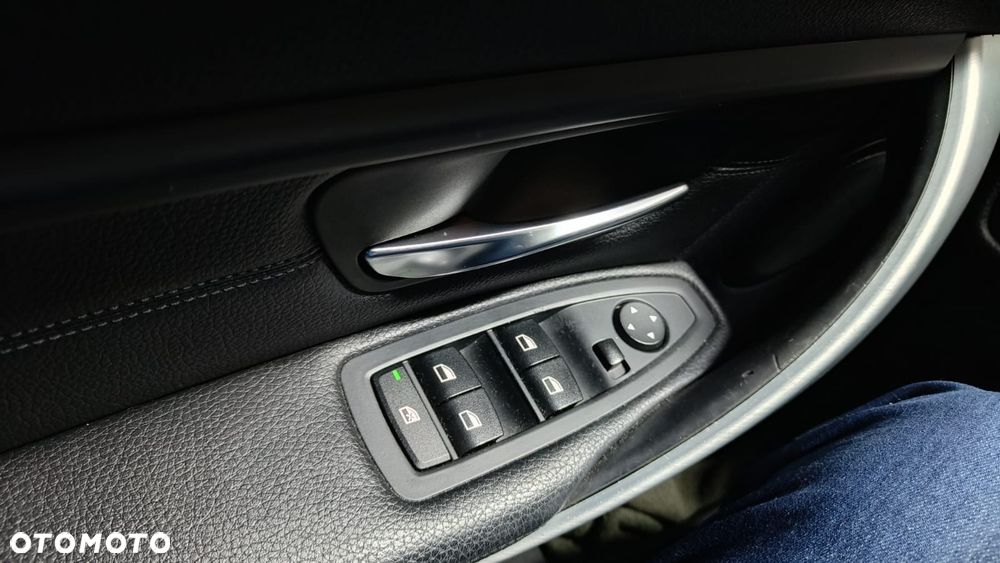 BMW Seria 3 316i - 5