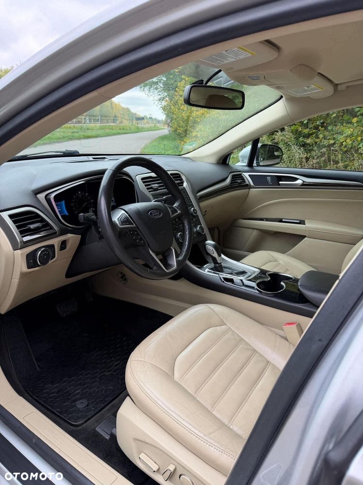 Ford Fusion - 18