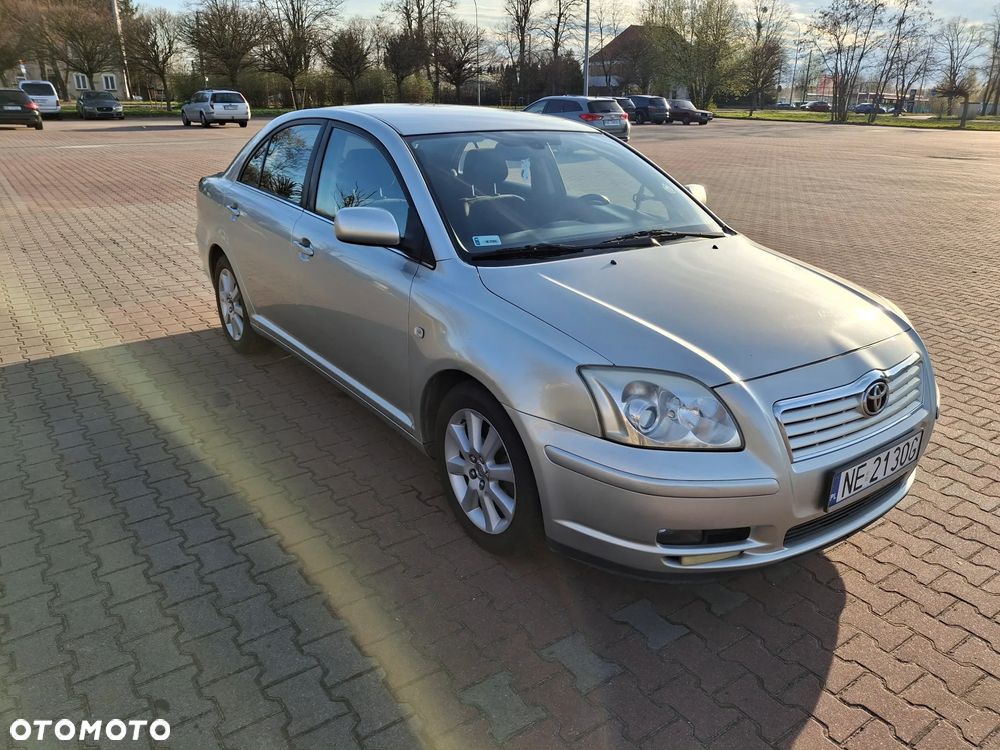 Toyota Avensis 1.8 VVT-i Sol - 1