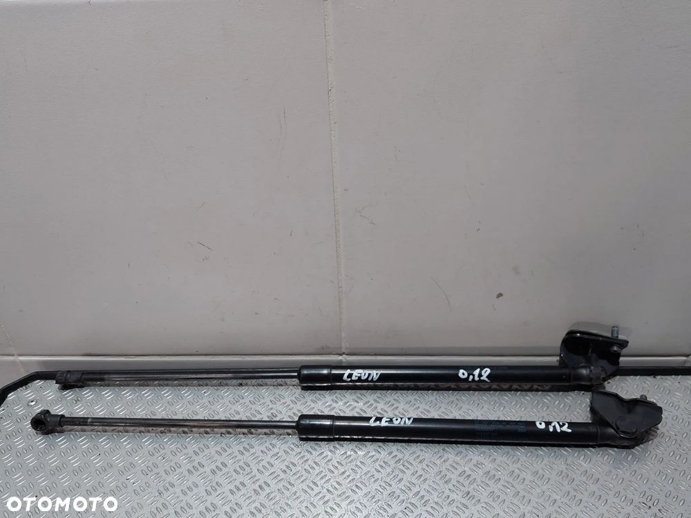 SIŁOWNIKI KLAPY BAGAŻNIKA SEAT LEON II 2 R2012 NR 1P9827550 - 1