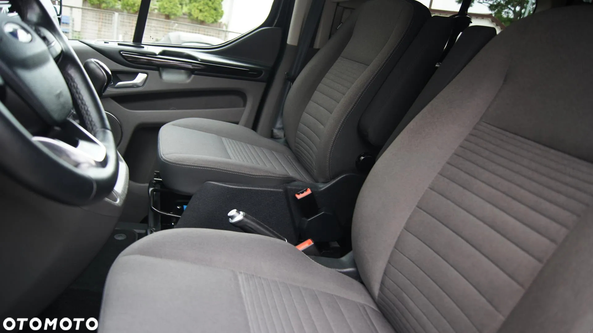 Ford Tourneo Custom 2.0 EcoBlue L1 Titanium X - 11
