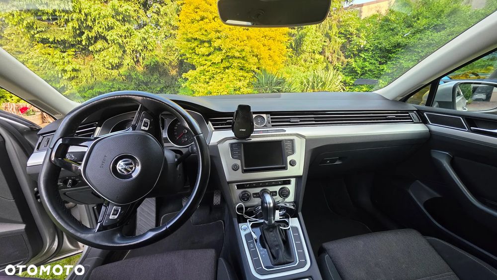 Volkswagen Passat - 9