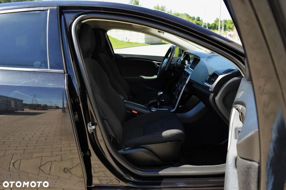 Volvo V40 T2 Momentum - 10