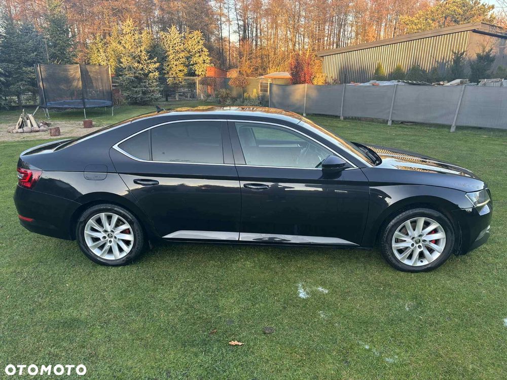 Skoda Superb 2.0 TDI Ambition - 8