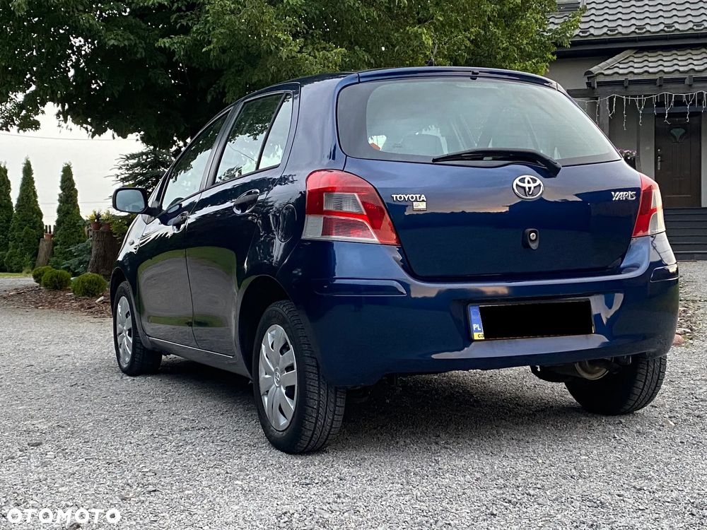 Toyota Yaris - 22