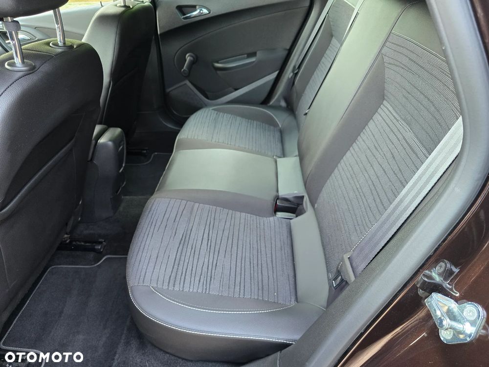 Opel Astra 1.4 Turbo Style - 19