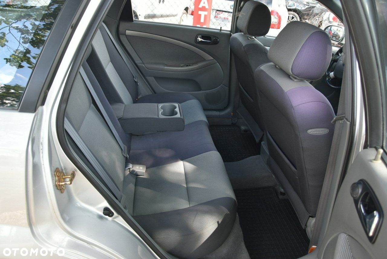 Chevrolet Nubira 1.8 Kombi CDX - 11