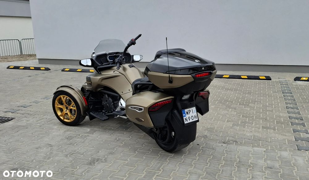 Can-Am Spyder - 6