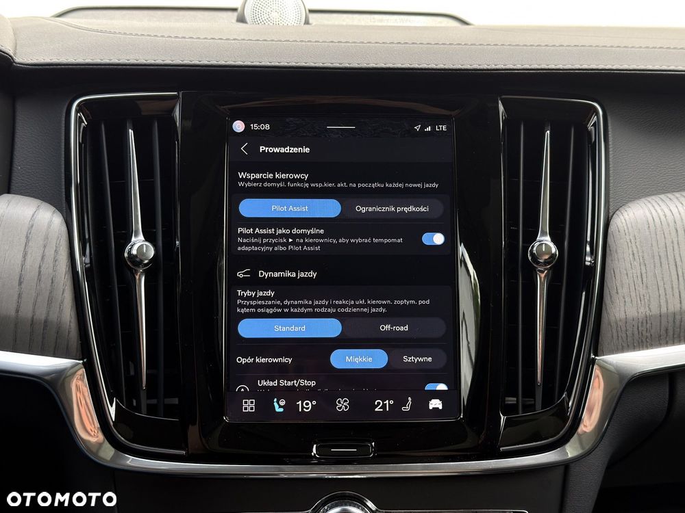 Volvo V90 Cross Country - 34