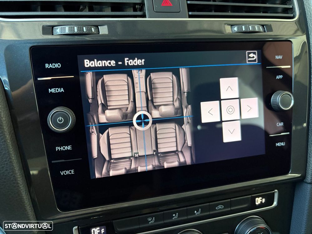 VW Golf Variant 1.6 TDi Confortline - 24