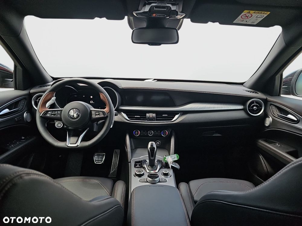 Alfa Romeo Stelvio - 15