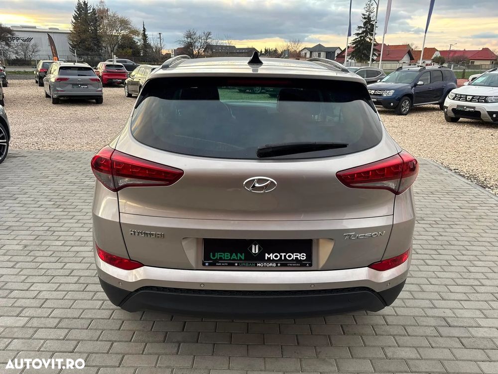Hyundai Tucson blue 1.7 CRDi 2WD DCT Premium - 12