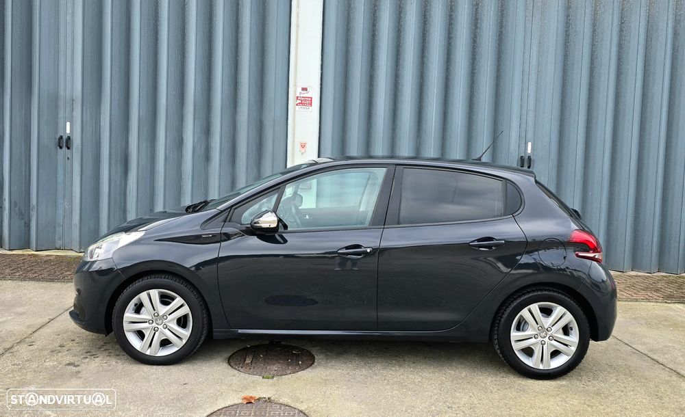Peugeot 208 1.2 PureTech Signature - 4