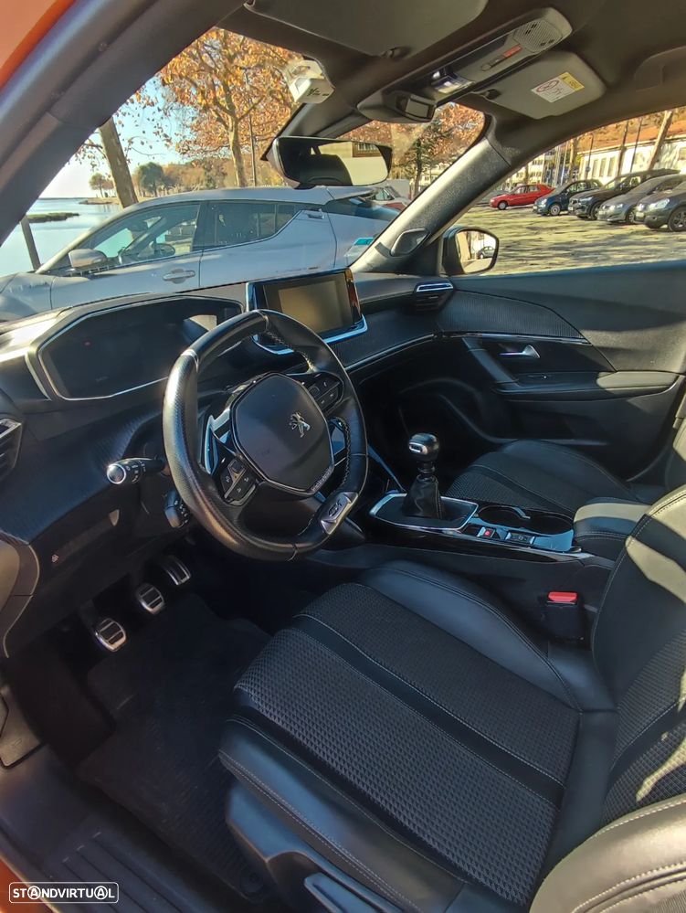 Peugeot 2008 1.2 PureTech GT Line - 33