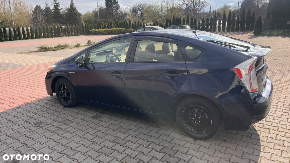 Toyota Prius (Hybrid) - 6