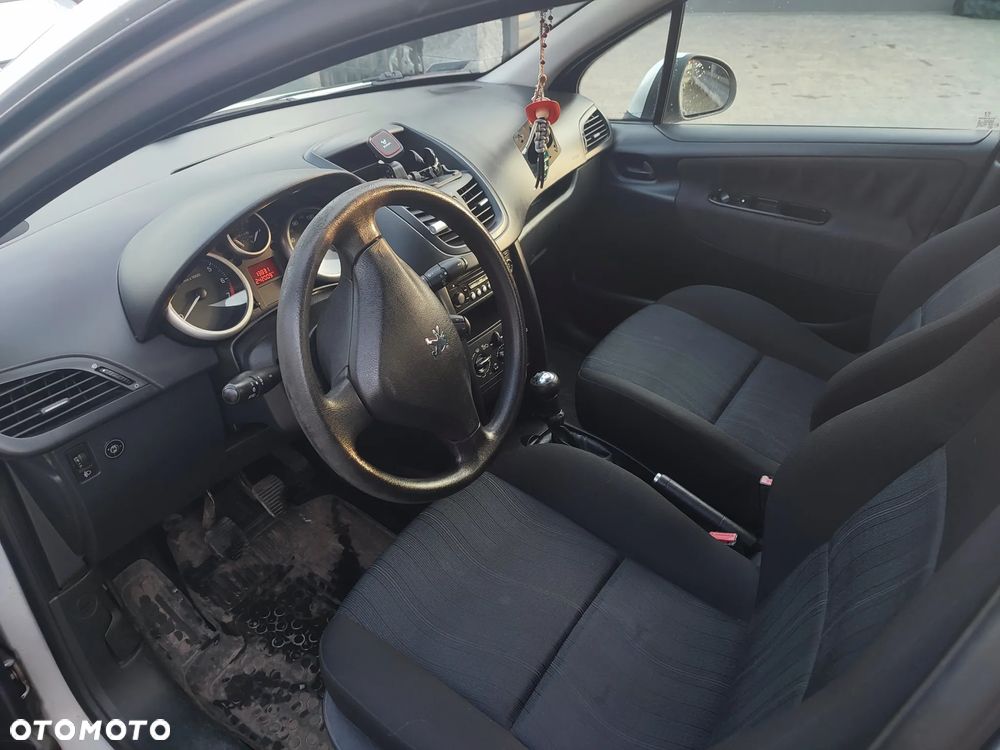 Peugeot 207 1.4 Presence - 8
