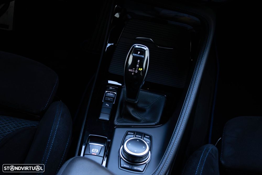 BMW X2 18 d sDrive Auto Pack M - 24