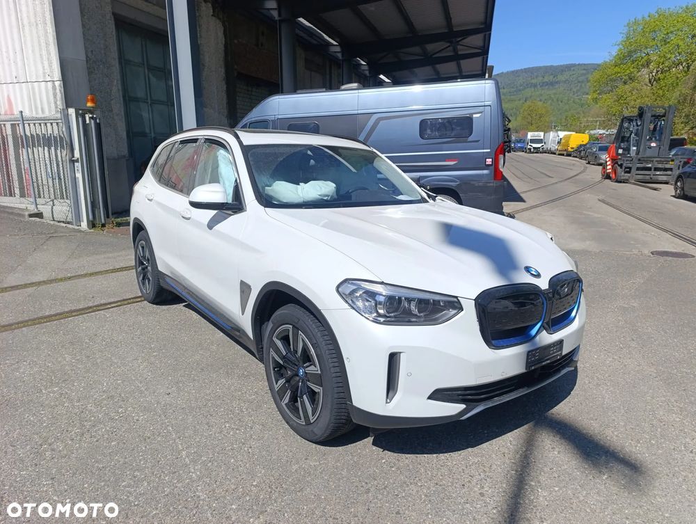 BMW iX3 80kWh Impressive - 1