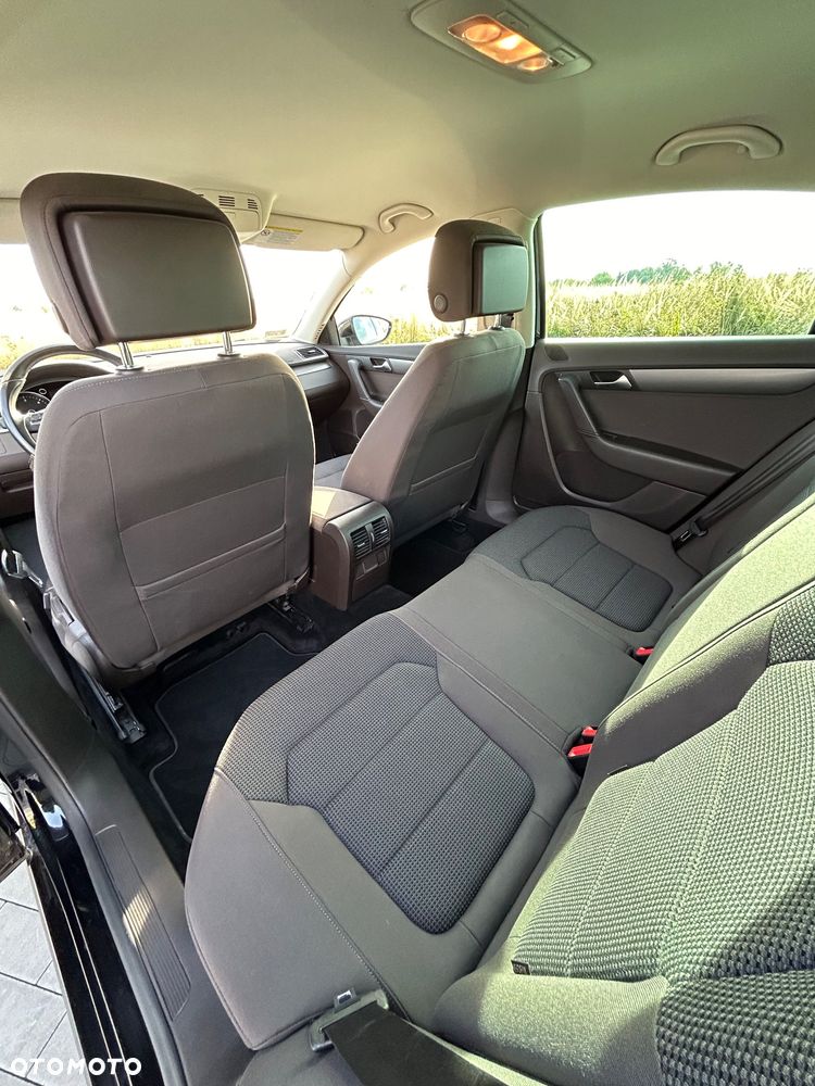 Volkswagen Passat 2.0 TDI Comfortline DSG - 18