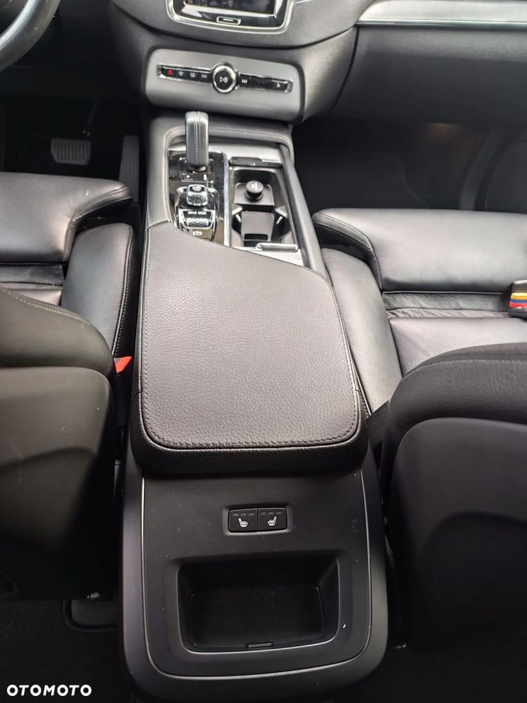 Volvo XC 90 D5 SCR AWD Inscription 7os - 30