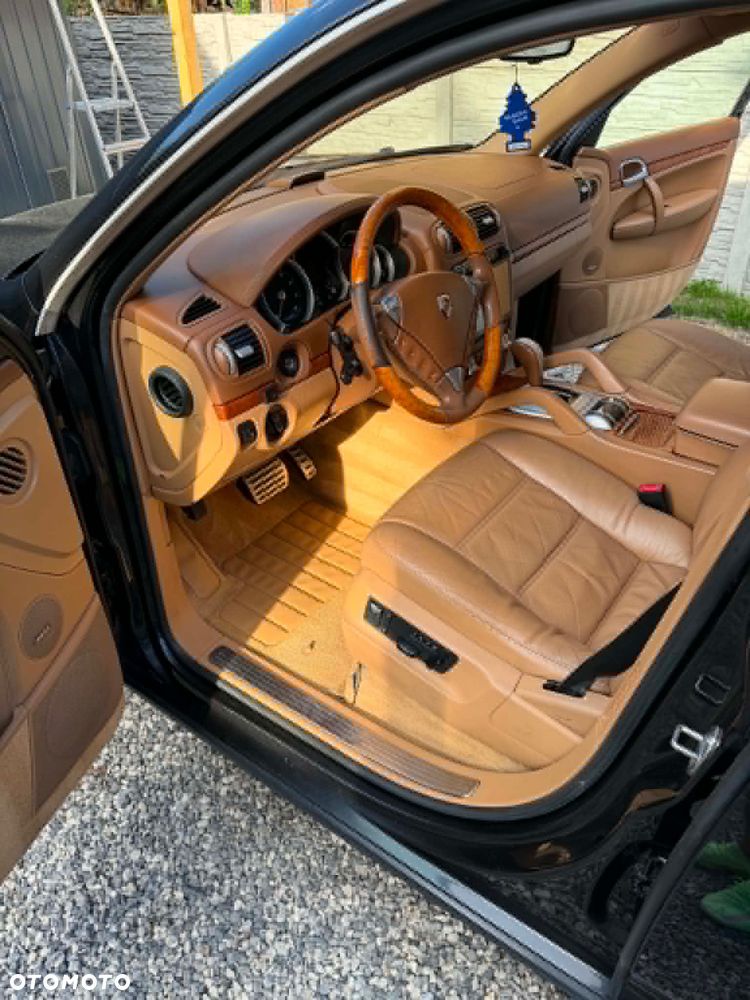 Porsche Cayenne - 5