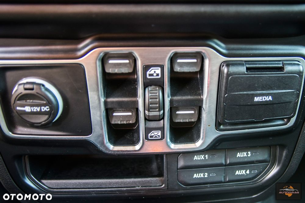 Jeep Wrangler - 23