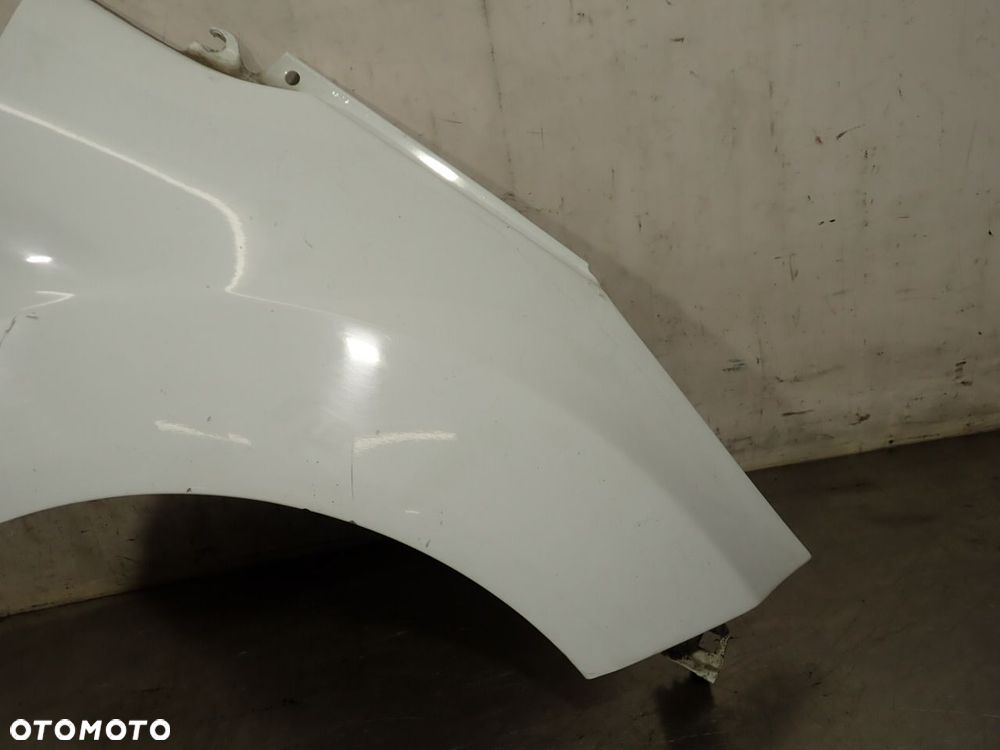 BŁOTNIK PRAWY PRZEDNI FORD FIESTA MK7 - 2