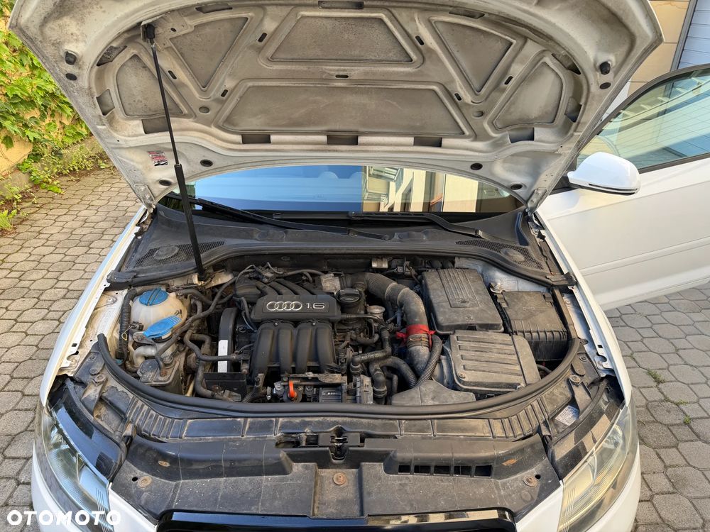 Audi A3 3-drzwiowe 1.6 Attraction - 14