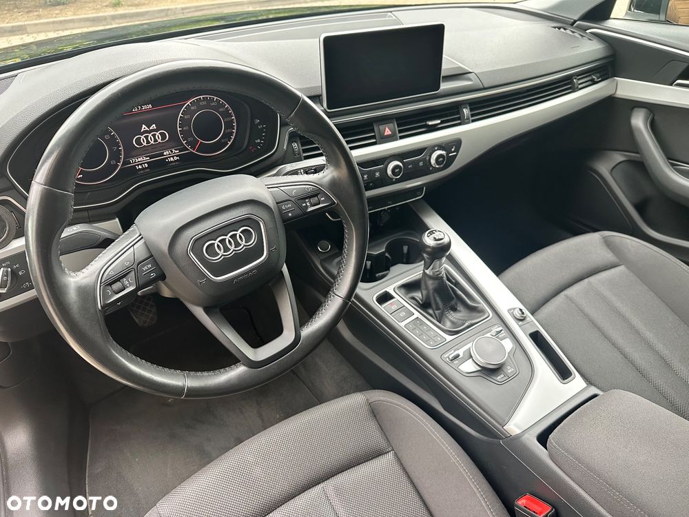 Audi A4 Limousine 1.4 TFSI Sport - 28