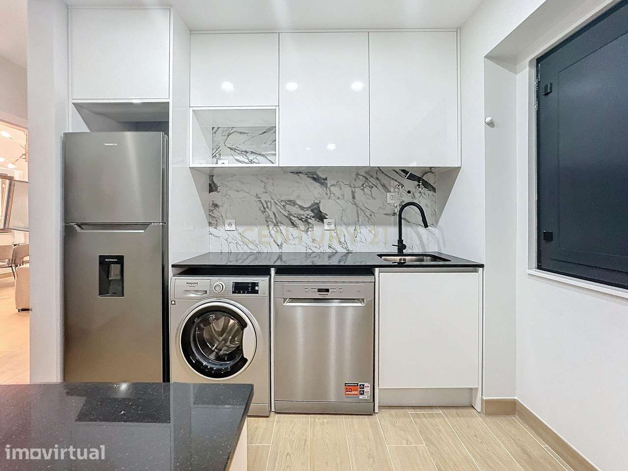 Apartamento T3 para arrendar a passos da praia - Grande imagem: 3/17