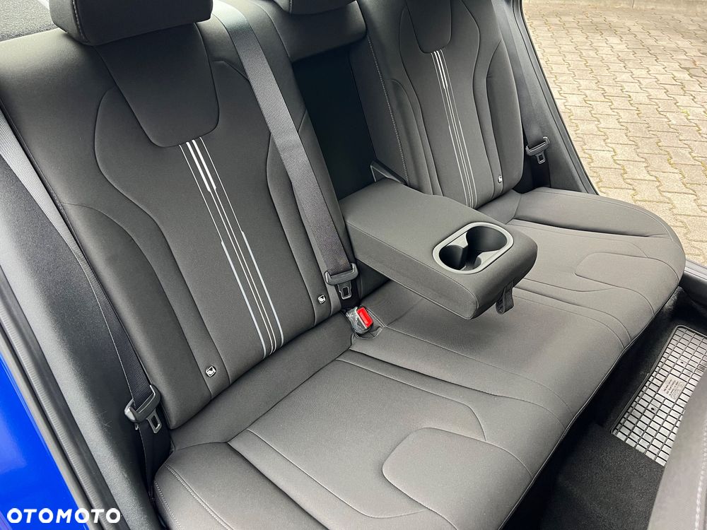 Hyundai Elantra 1.6 Executive - 19